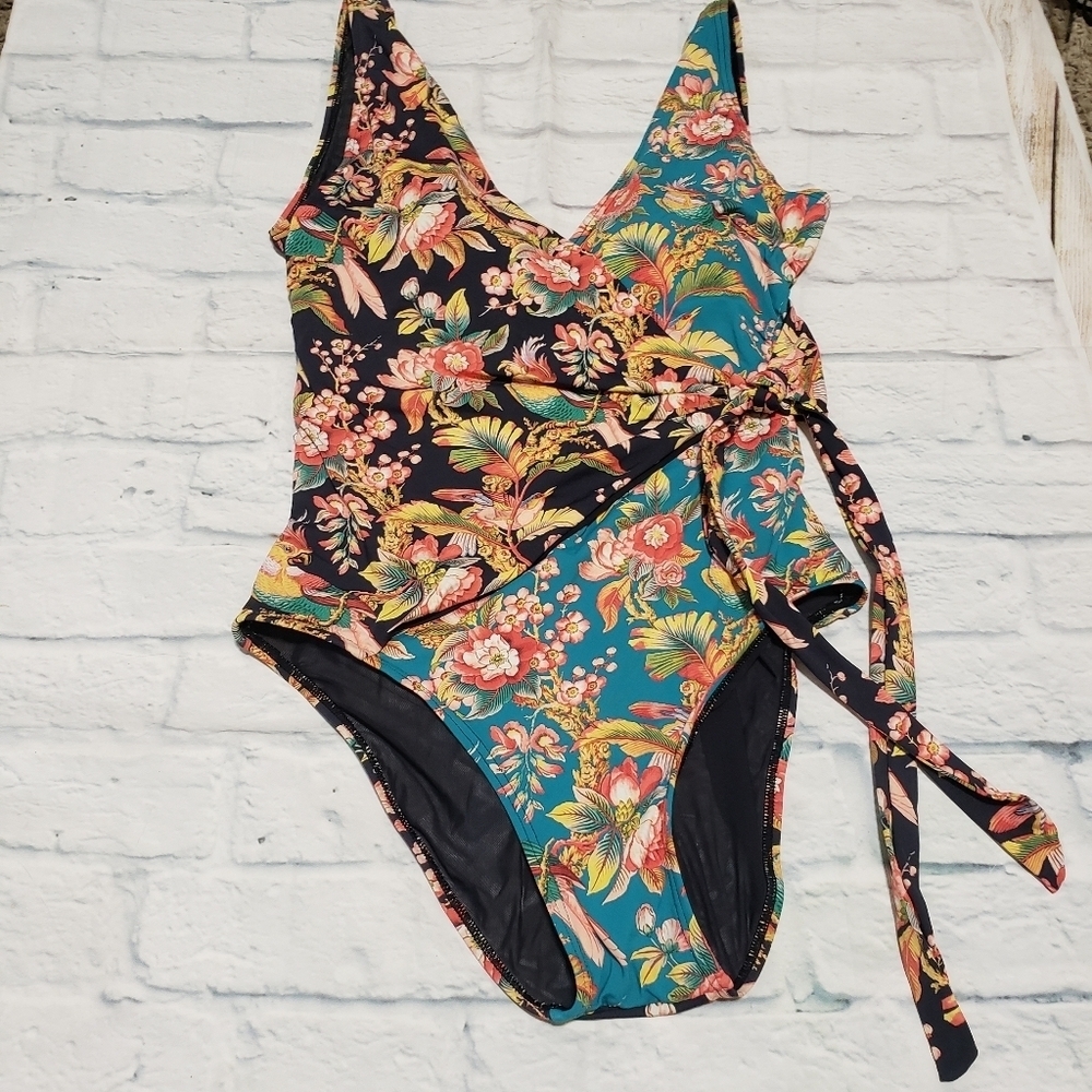 Sundance Radiant Swimsuit One Piece Wrap Tropical Floral Print Plus Size Meduim